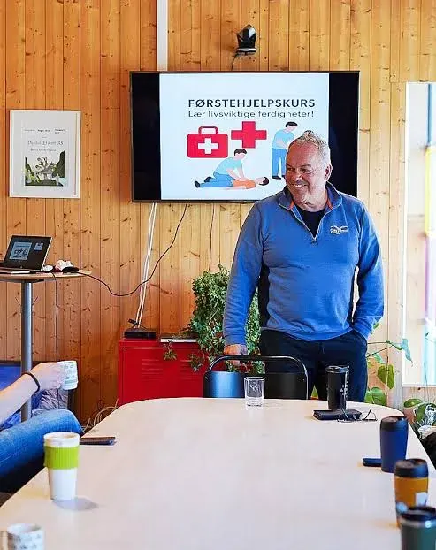 Ove Fortun smiler framfor kursdeltakarar
